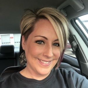 Meet your Posher, Laurie